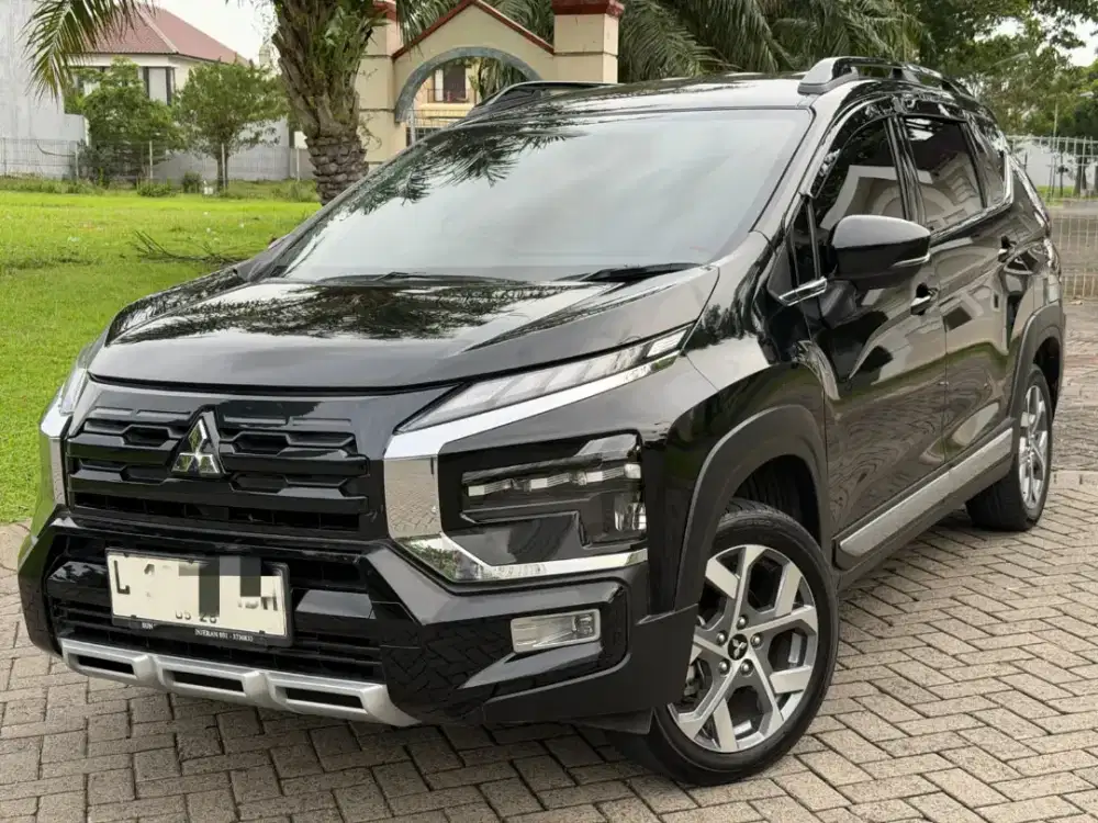 Mitsubishi Xpander Cross 2023 Matic Hitan Istimewa