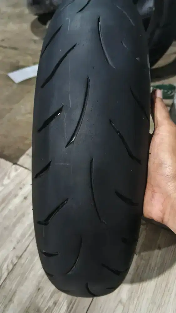 Ban copotan Maxxis victra ukuran 120/70 ring 13