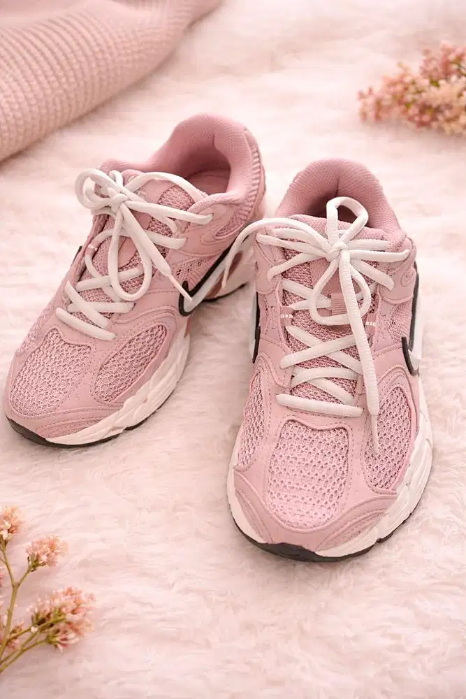 Nike Pink Sneakers Wanita Original – Size 37,5