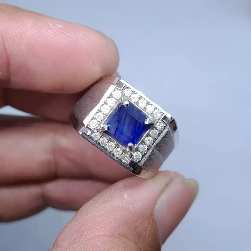 Cincin pria perak batu blue safir dan berlian asli