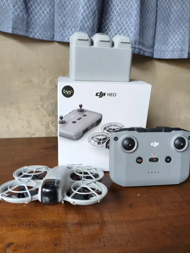 DJI NEO FLY MORE COMBO DJI GOGGLES
