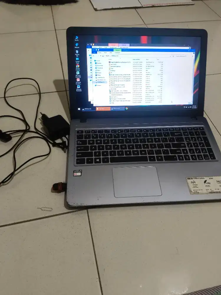 Dijual cepat Laptop Asus 15,6 Inchi