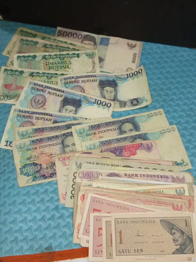 61 Lembar Uang Kuno Indonesia