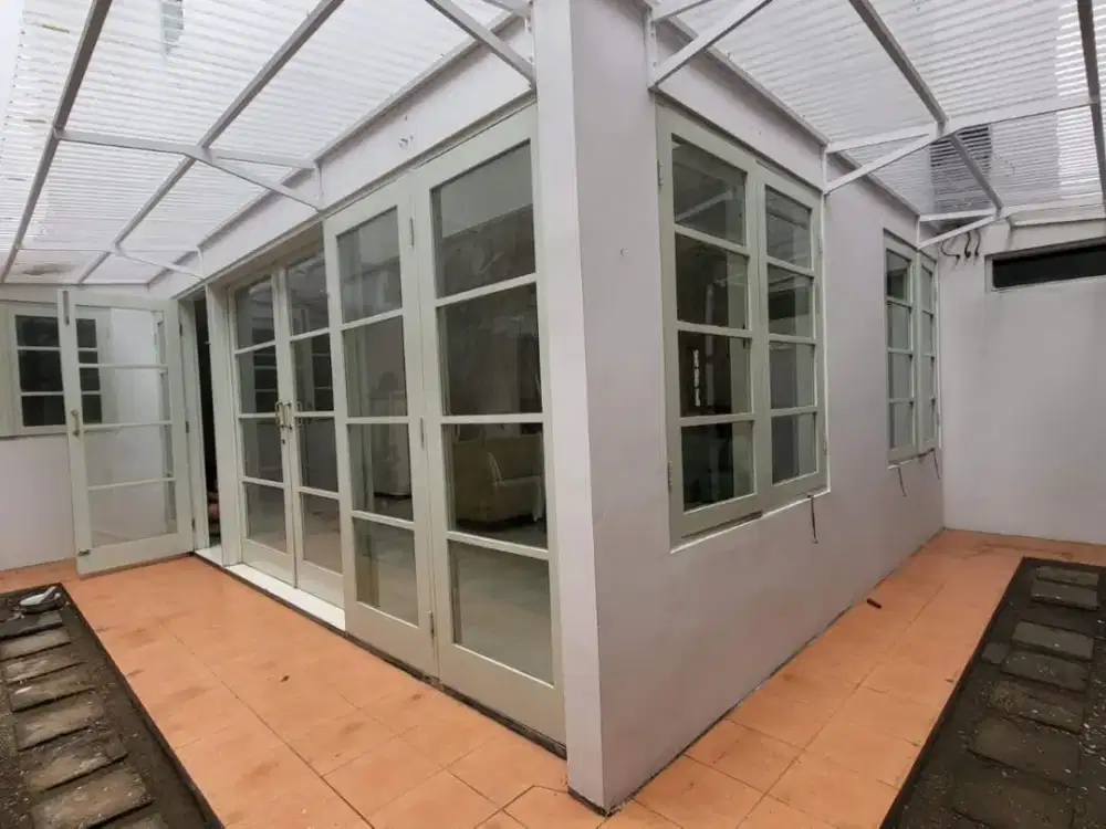 FOR SALE / RENT – RUMAH 2 LANTAI BATUNUNGGAL