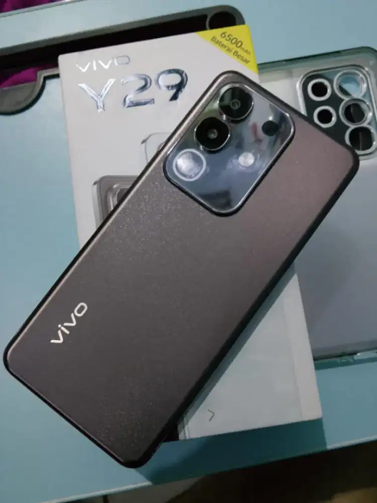 Vivo Y29. Ram 8/256GB