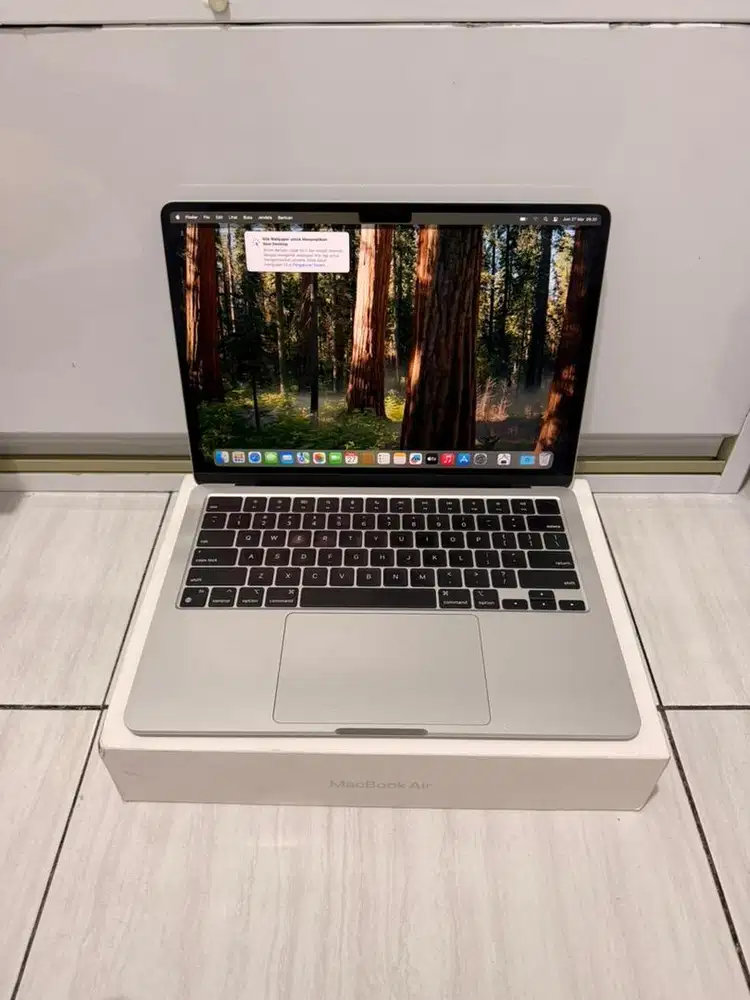 Macbook air m3 256gb IBOX mulus 1000% seperti baru fullset