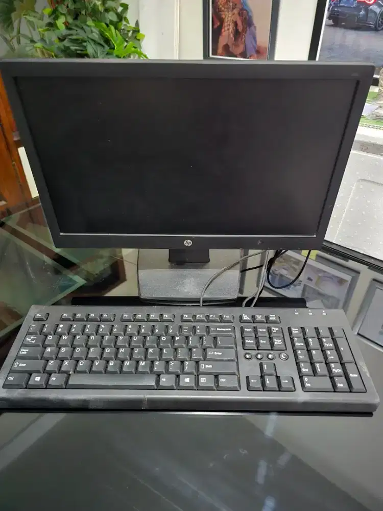 Dijual monitor HP type V194 semua normal