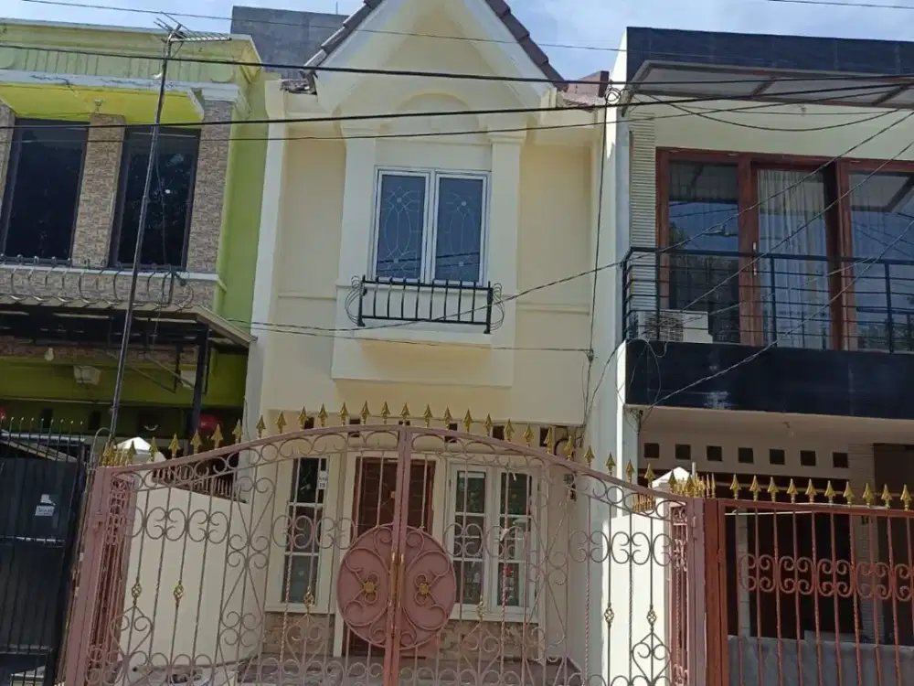 Di Sewa Rumah 2 Lantai Siap Huni di Taman Palem Lestari Cengkareng Jakarta Barat