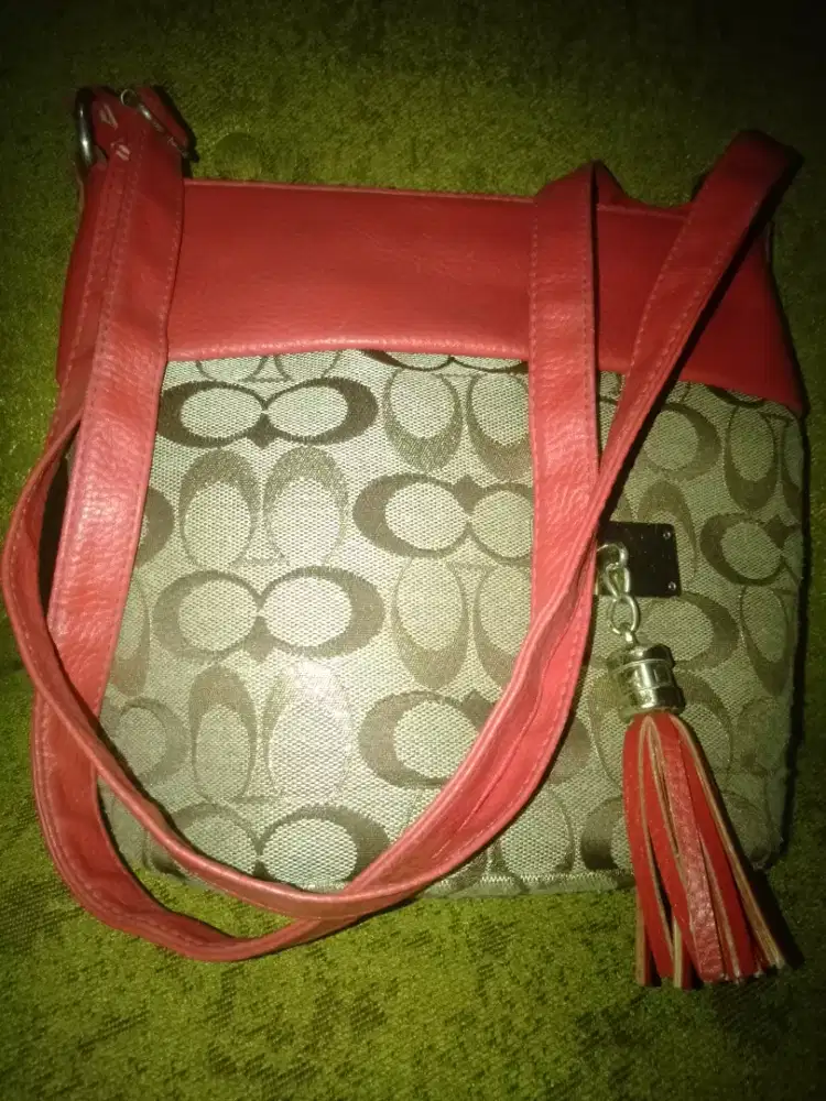 Dijual tas mantan