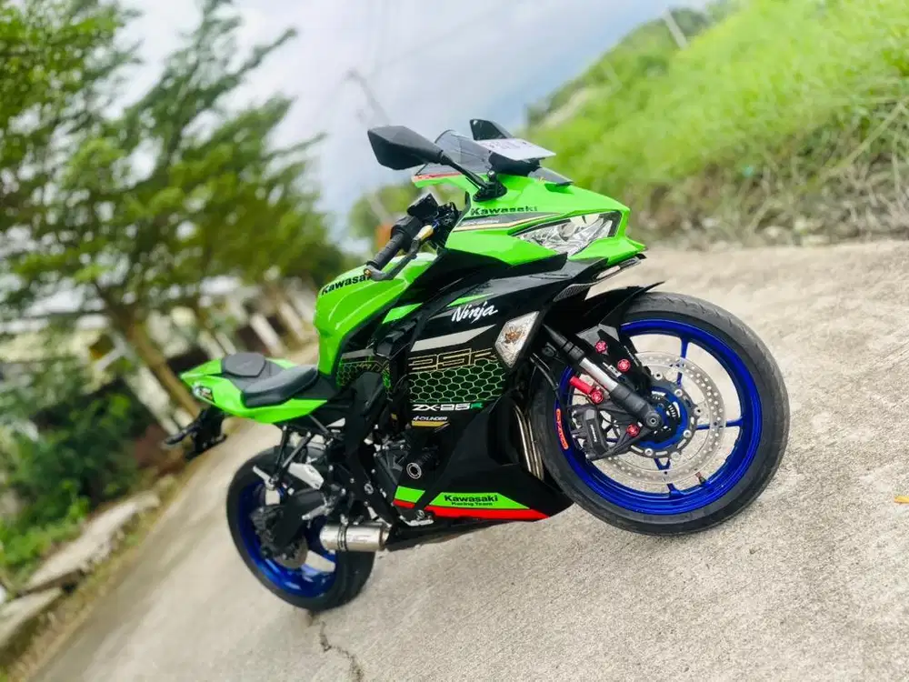KAWASAKI ZX25RR ABS QS KTRC BISA TT MOBIL MOTOR