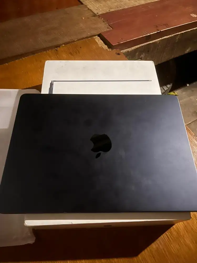 Macbook air M3 13 inch 2024 8/256gb midnight