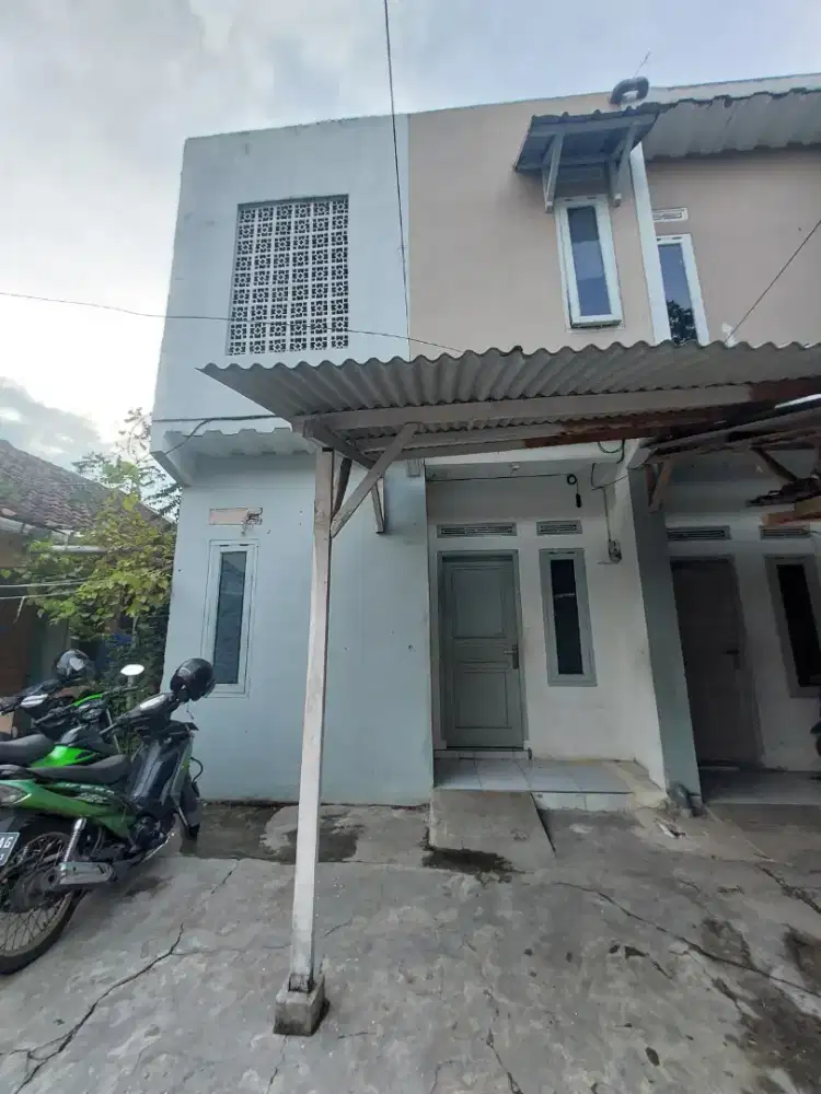 kontakan rumah 2lantal 3kamar tidur