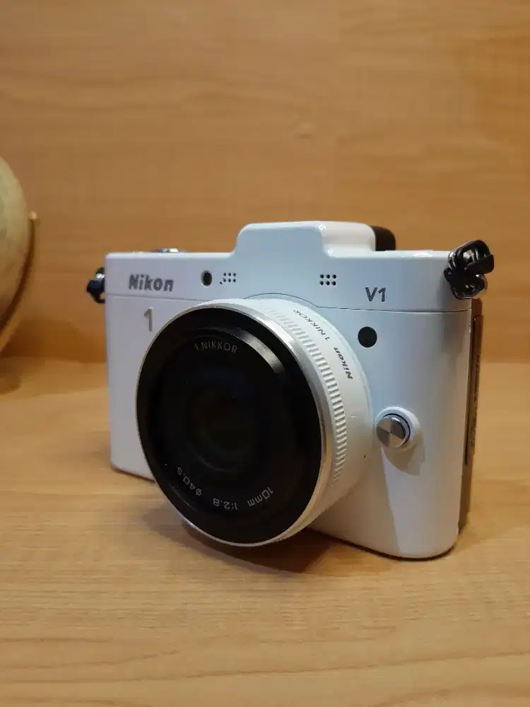 NIKON V1 LENSA FIX 10mm f2.8 LIKE NEW BERGARANSI