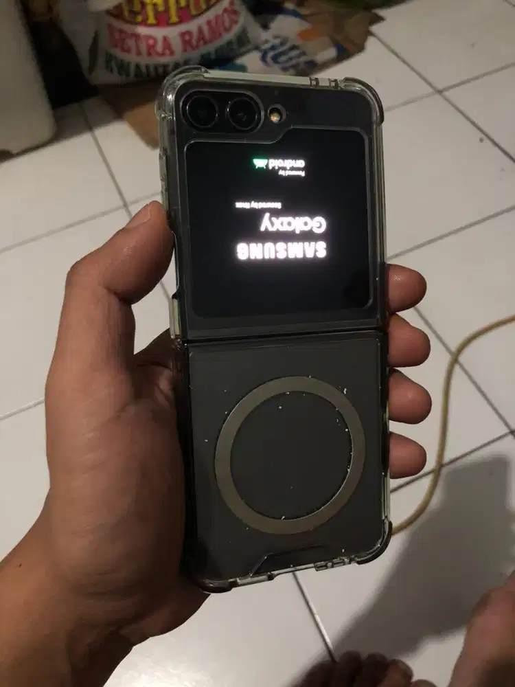 Samsung zflip 5 ram 8/256GB space grey sein