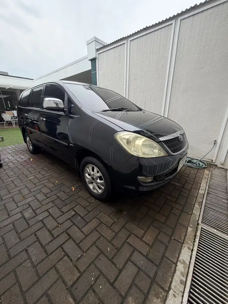 Toyota Kijang Innova 2004 Bensin