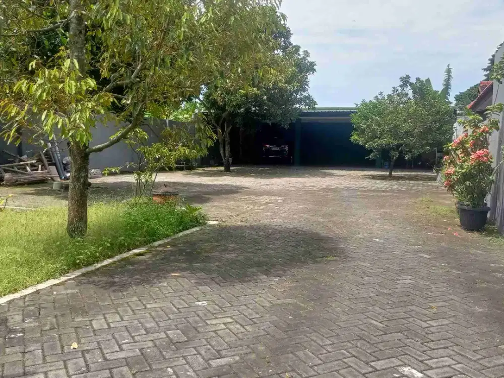 Di Jual Tanah dan Bangunan Pinggir Jalan di Gedog Kota Blitar