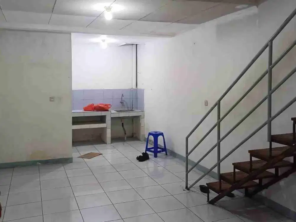 Disewa Rumah Taman Palem Lestari , Jakarta Barat