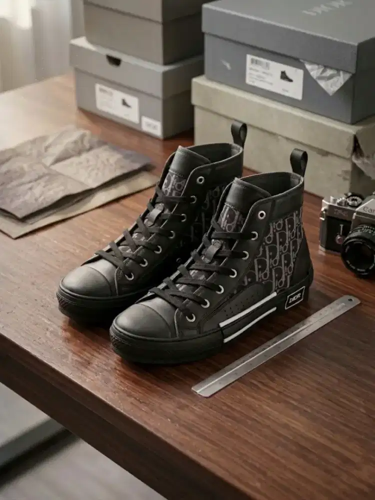 Sepatu Dior B23 High Top Sneaker Size 41