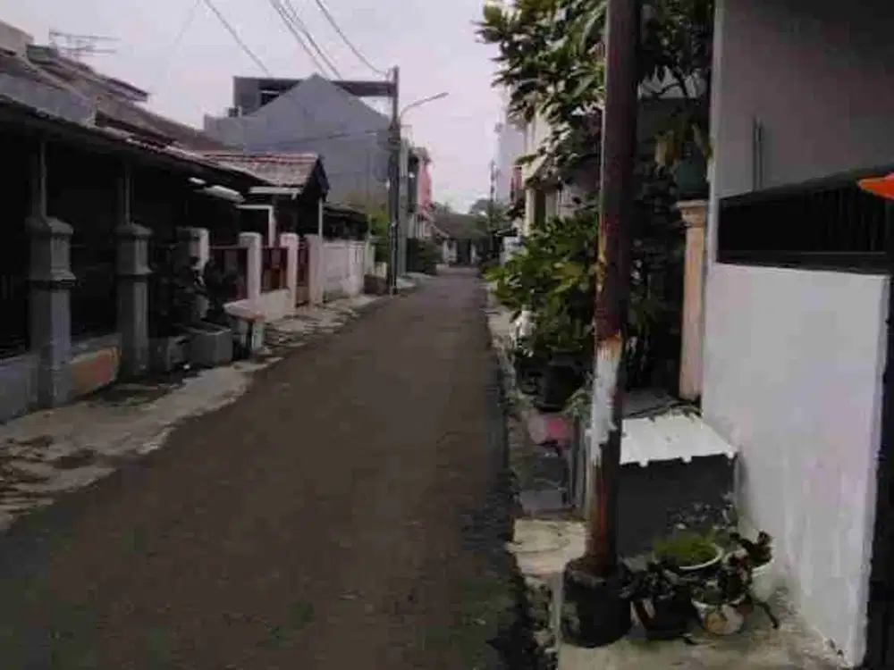 Dikontrakkan rumah dalam komplek dekat RSUD Pamulang dan Universitas Pamulang