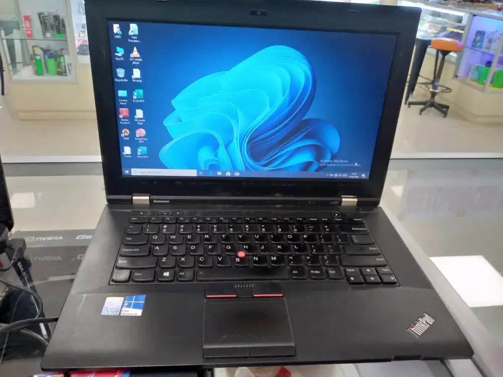 JUAL LAPTOP LENOVO THINKPAD CORE I5 RAM 8GB MURAH SIAP PAKAI NO MINUS