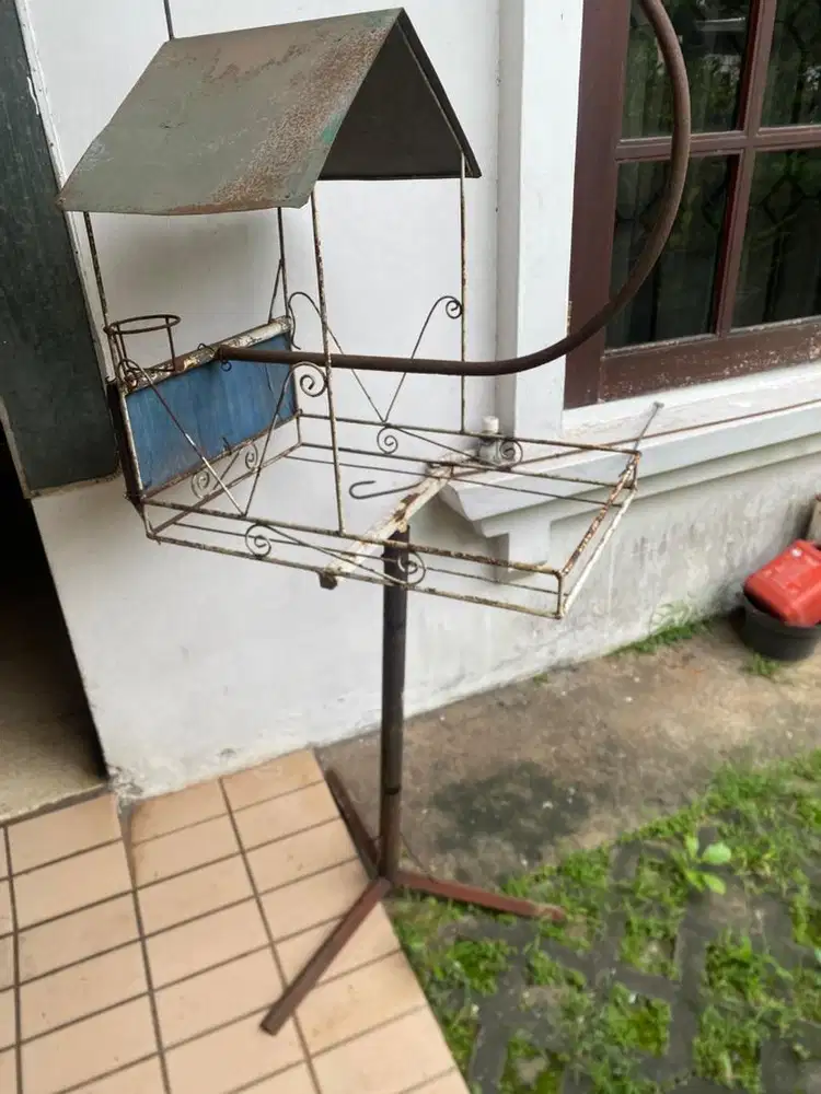 Kandang burung kakak tua