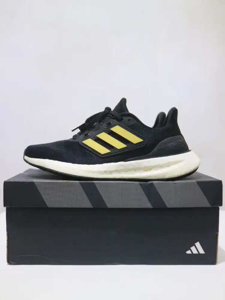 Sepatu running PureBoost 23 Black Gold original preloved