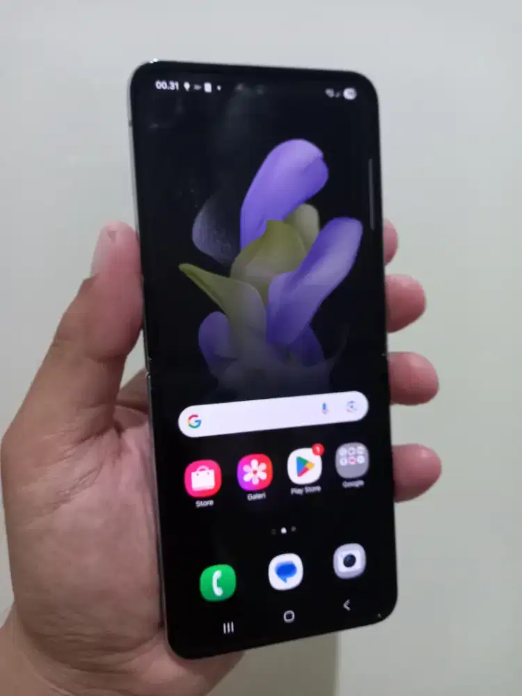 Samsung Galaxy Z Flip 4 Ram 8/256Gb Fullset ex sein ada minus