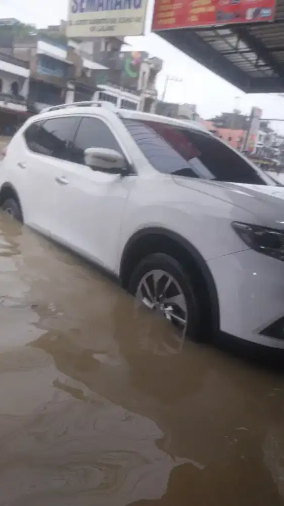 X trail T32 , 2.5 . Ex banjir