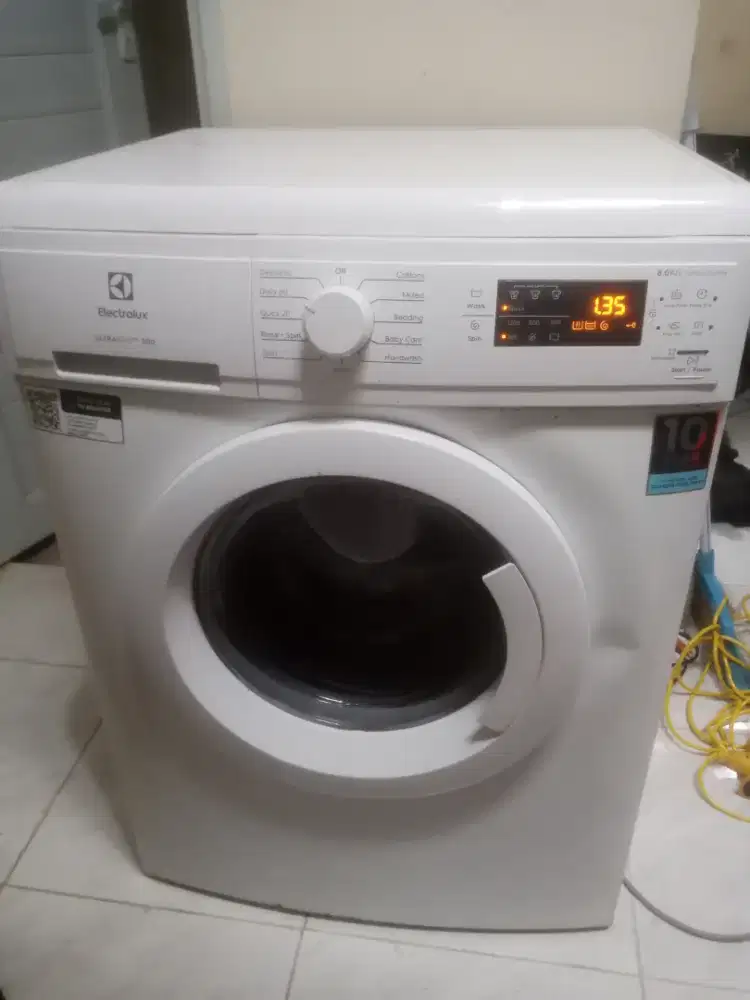 Mesin cuci frontloading elektrolux 8kg