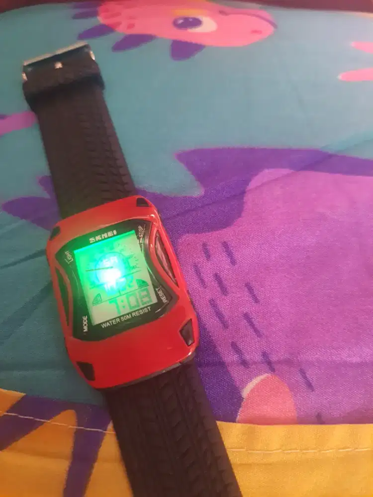 Jam tangan anak model mobil lampu menyala