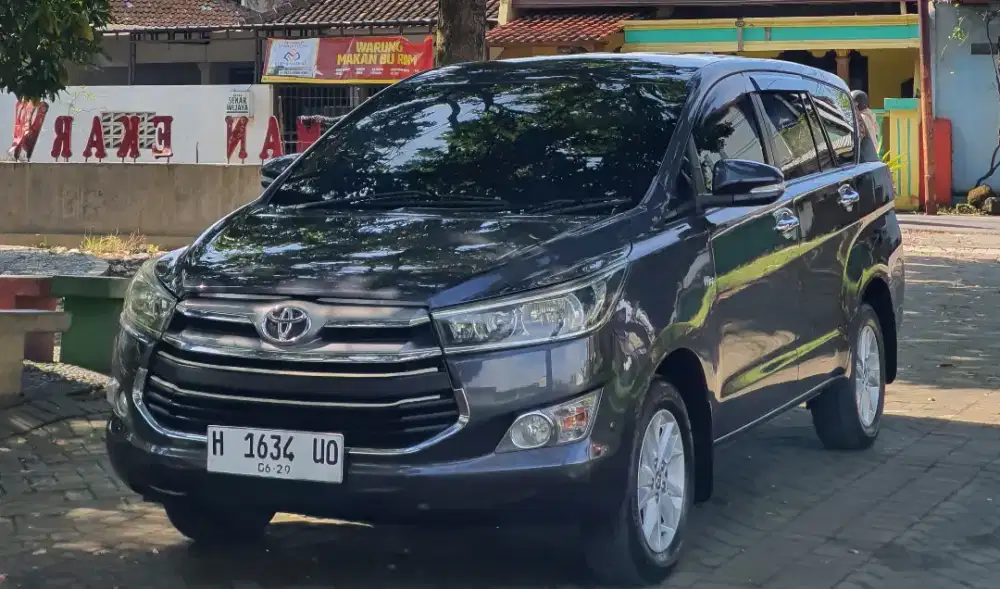 Toyota innova reborn V 2 0 MT