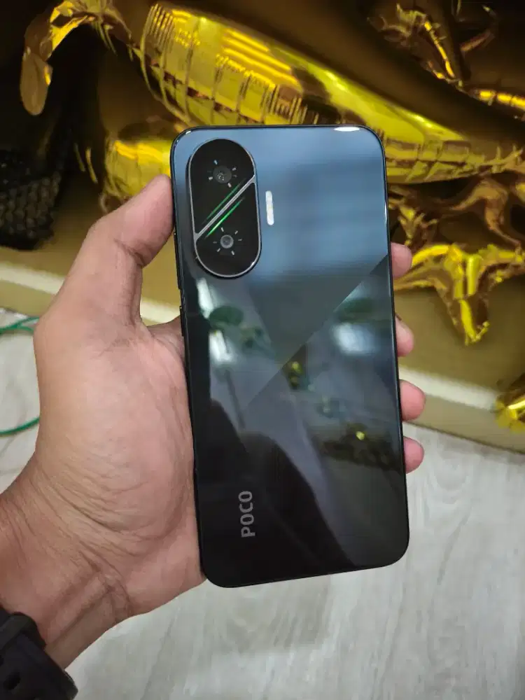 Poco F7 12/512 pakaian setumat