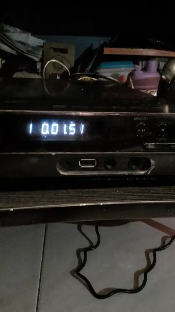 Dvd home theatre LG aux radio player normal plus speakers 5 pcs