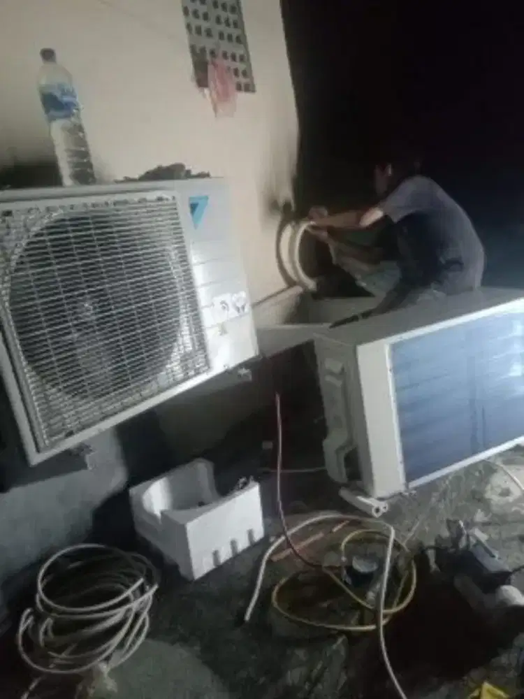 Jasa service AC 24jam bongkar pasang AC service kulkas bergaransi
