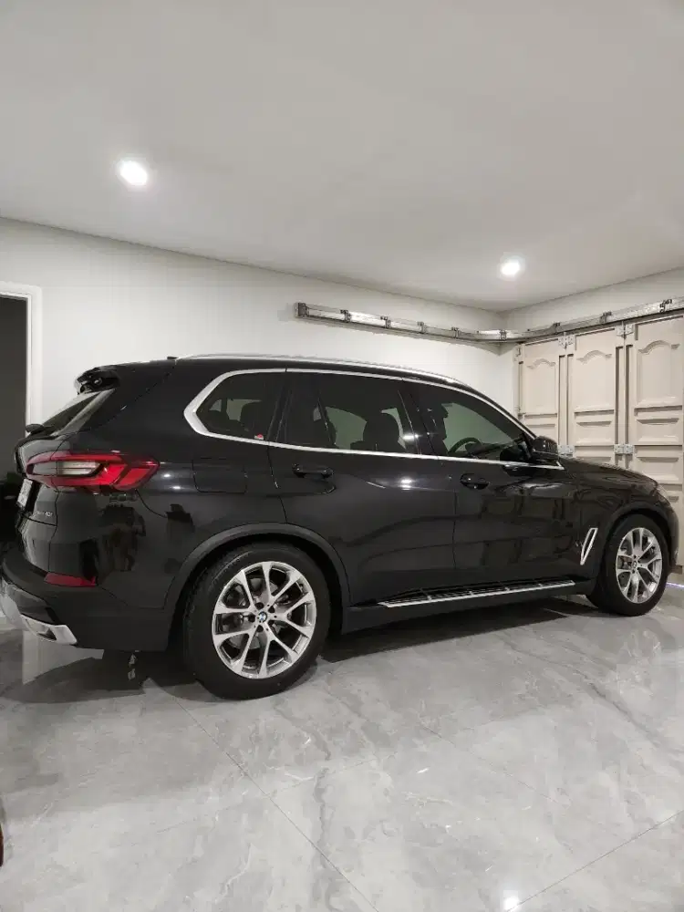 BMW X5 Black Hitam X-Line xDrive 4.0i NIK 2022 KM 2.000 Full Original
