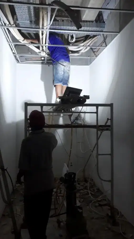 Jasa instalasi AC bongkar pasang AC service kulkas bergaransi