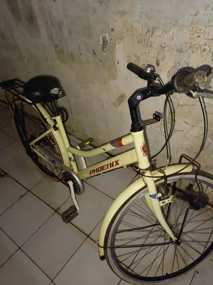 Sepeda merk phoenix