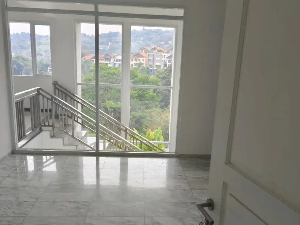 Dijual Rumah Minimalis 3 Lantai Baru Renovasi Lokasi di Dago Resort Bandung