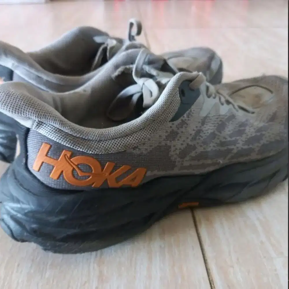 Sepatu hoka speedgoat 5 wide sz 42