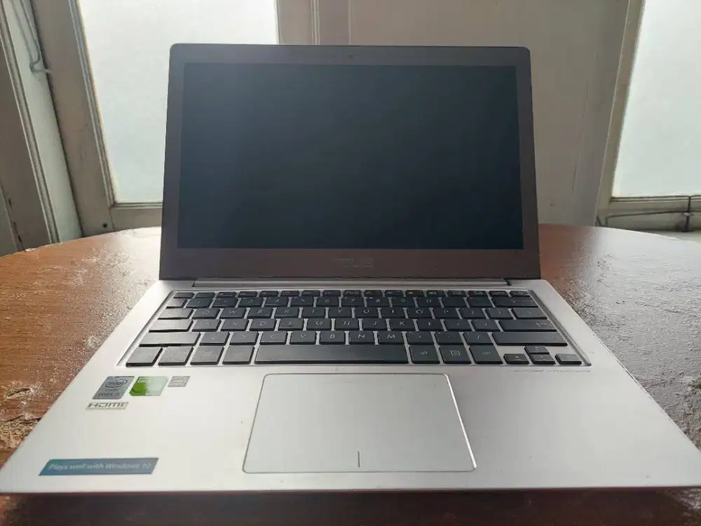 Laptop Asus UX303L