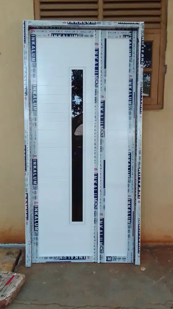 Kusen aluminium pintu dan jendela