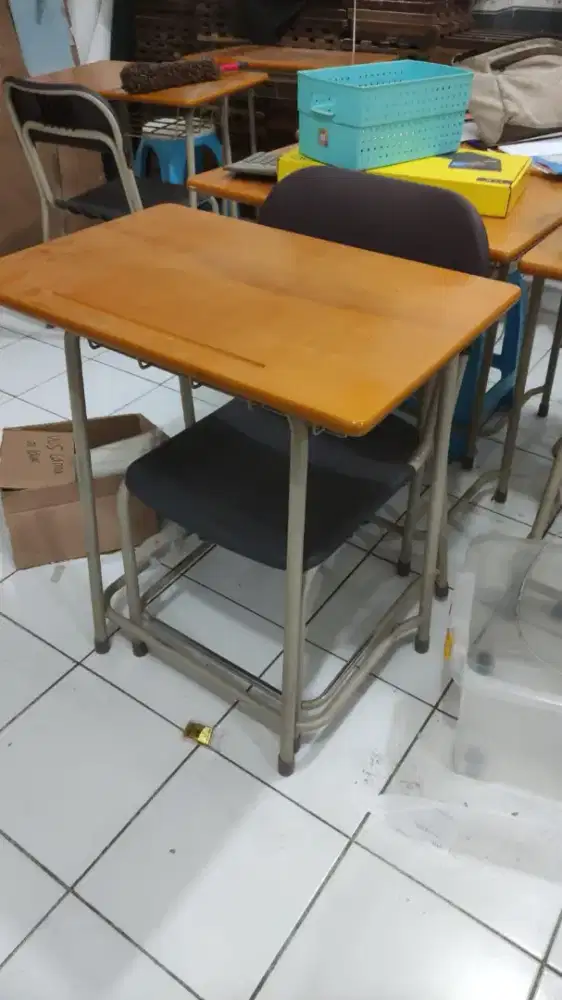 Meja belajar ( Tanpa Kursi )