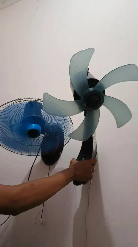 kipas angin 2 buah