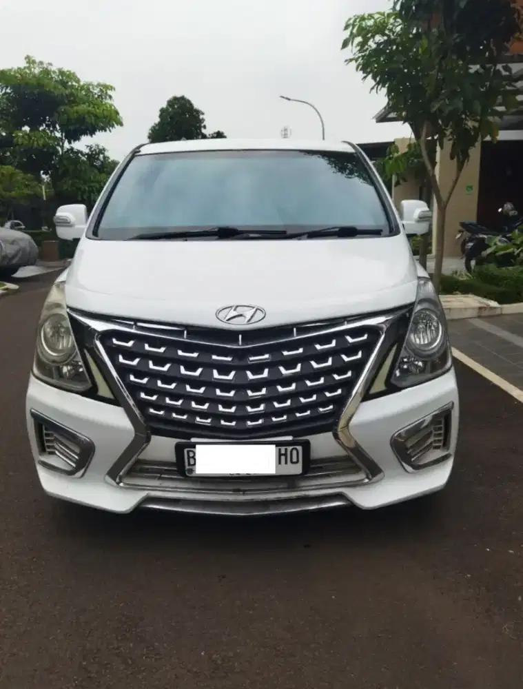 Jual Hyundai H-1 Royale Diesel CDRi 2014 Putih Body Seat Thailand.