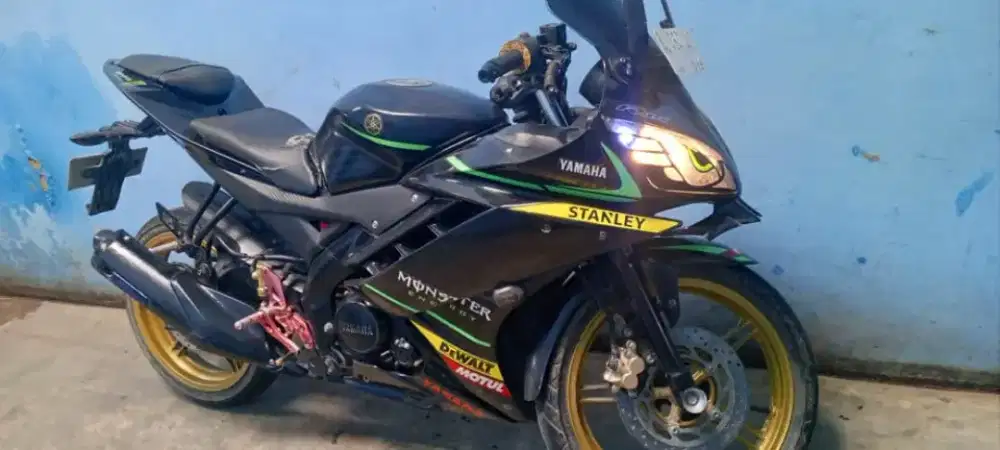 Dijual Yamaha R15 V2