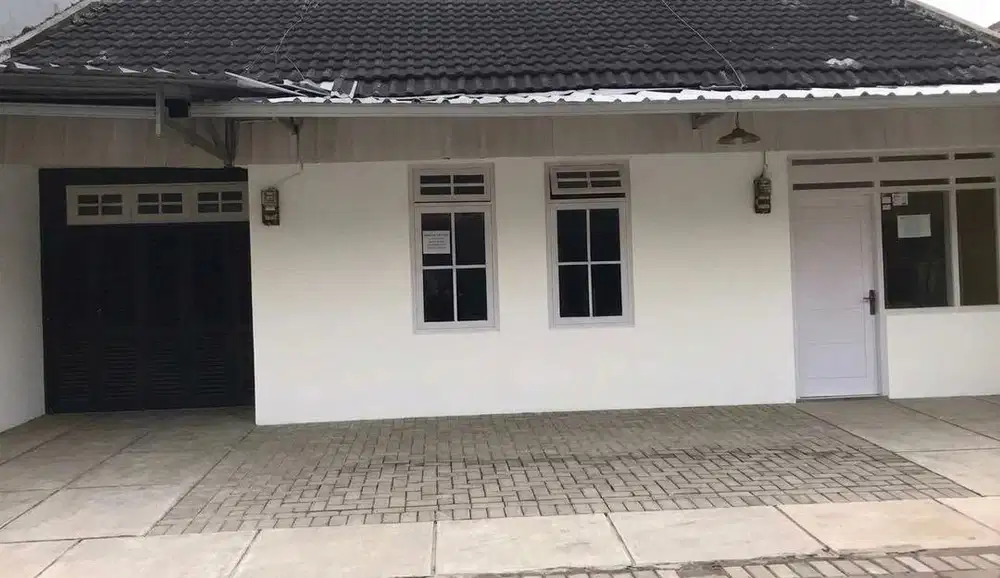 DIJUAL RUMAH LUAS DEKAT EXIT TOL LAWANG