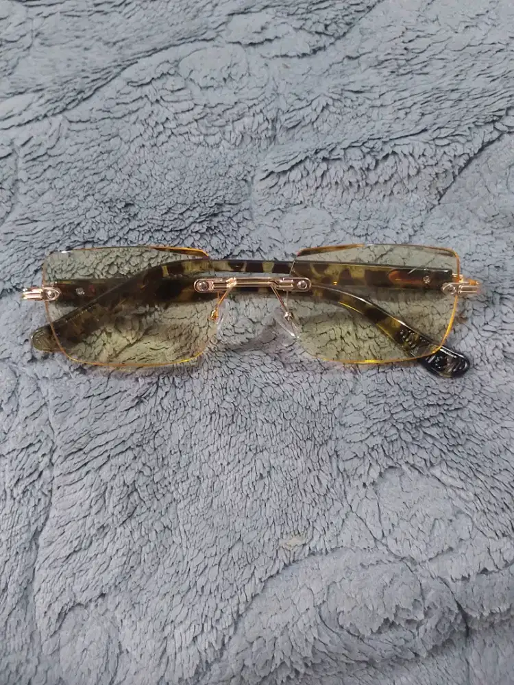 Kacamata Baca ukuran 2+,modish,mulus bening presisi.