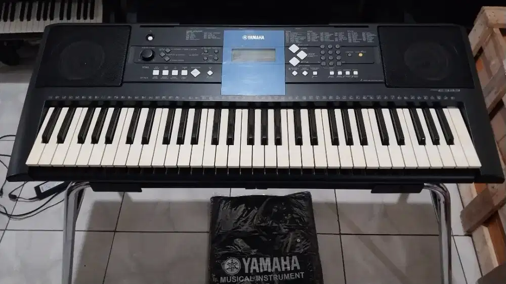 Keyboard yamaha psr E 333