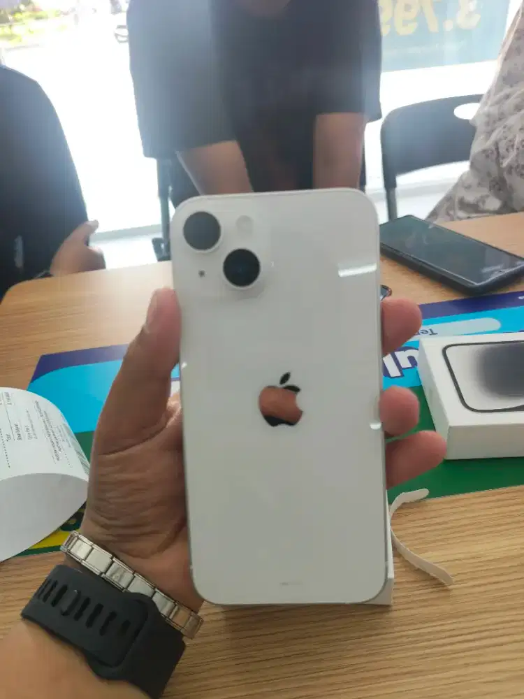 iPhone 14 Garansi resmi iBox Bunga 0%