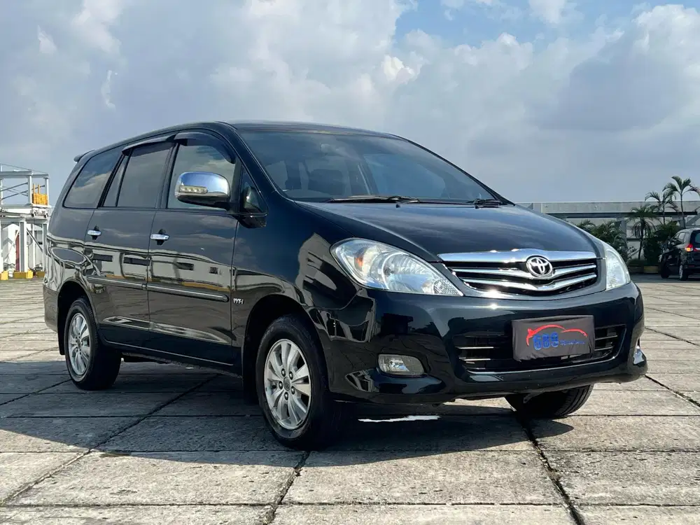Toyota Kijang Innova 2010 Bensin